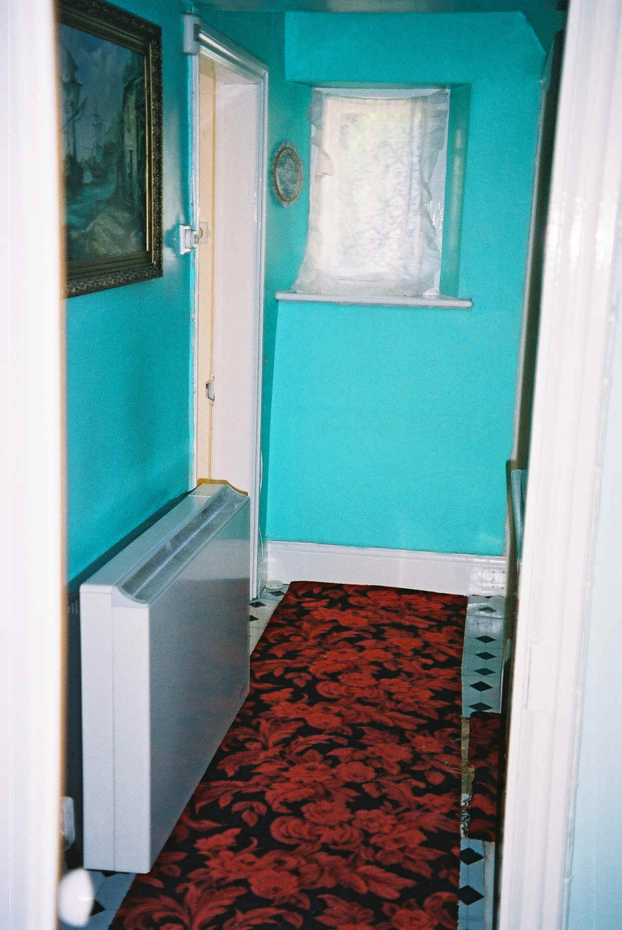 Upstairs hall.jpg (678784 bytes)